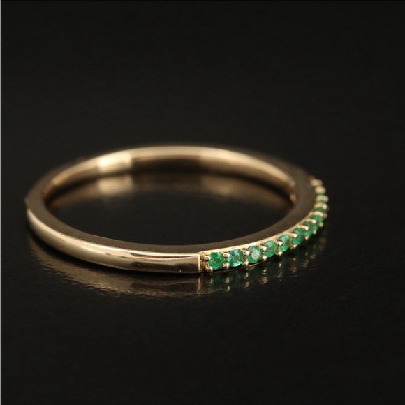 14K Emerald Band - Picture 4 of 7